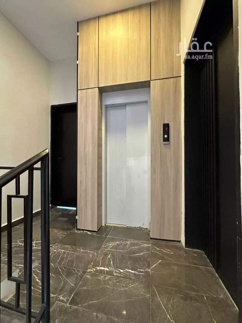 4 bedroom floor in Al Janadriyah 2