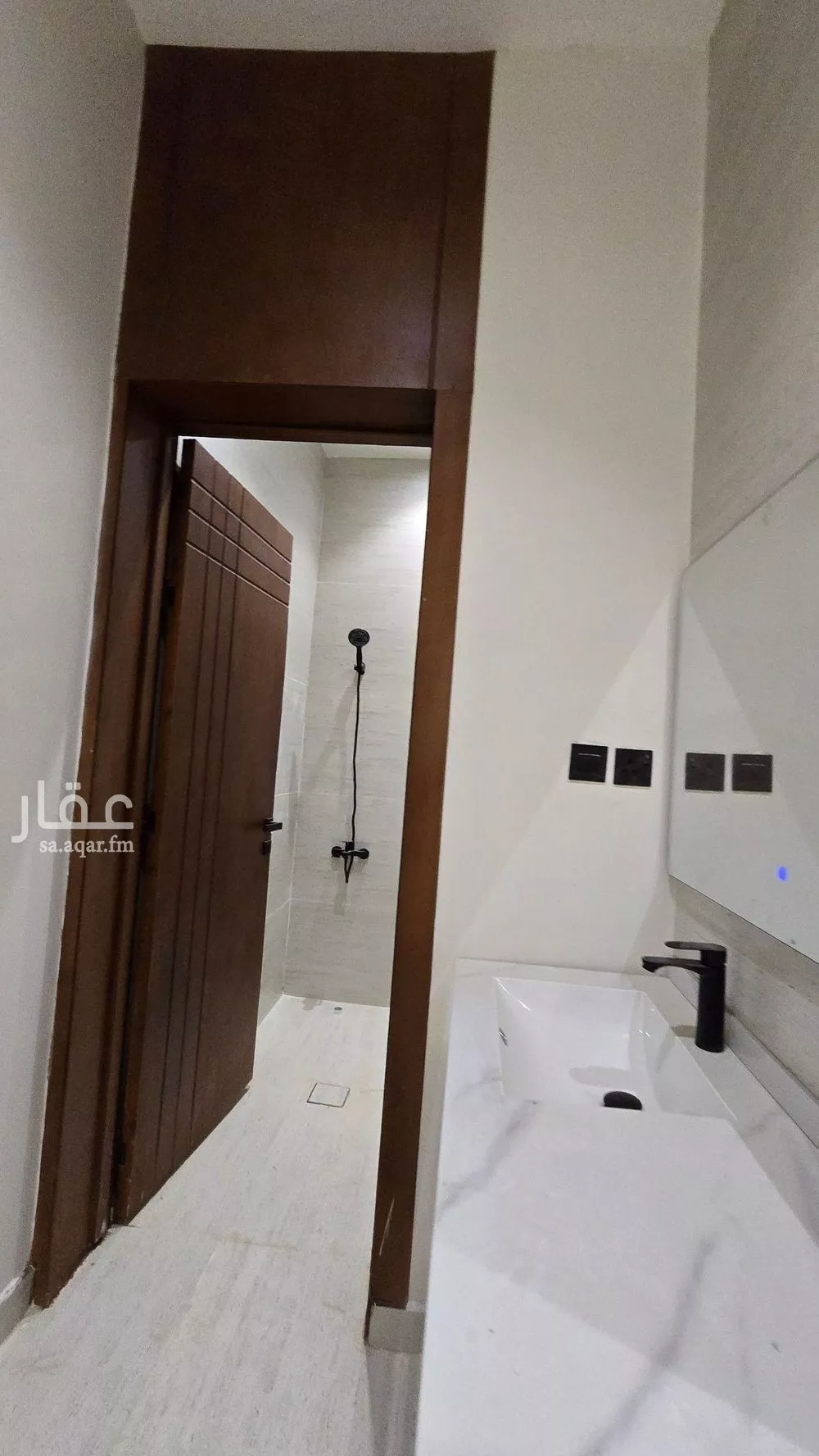 دور 9 غرف في احد 16