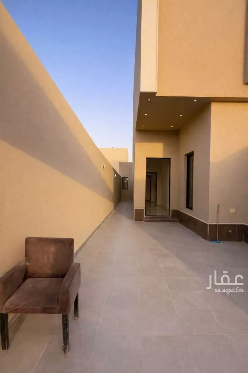 دور 8 غرف في الشرق 5