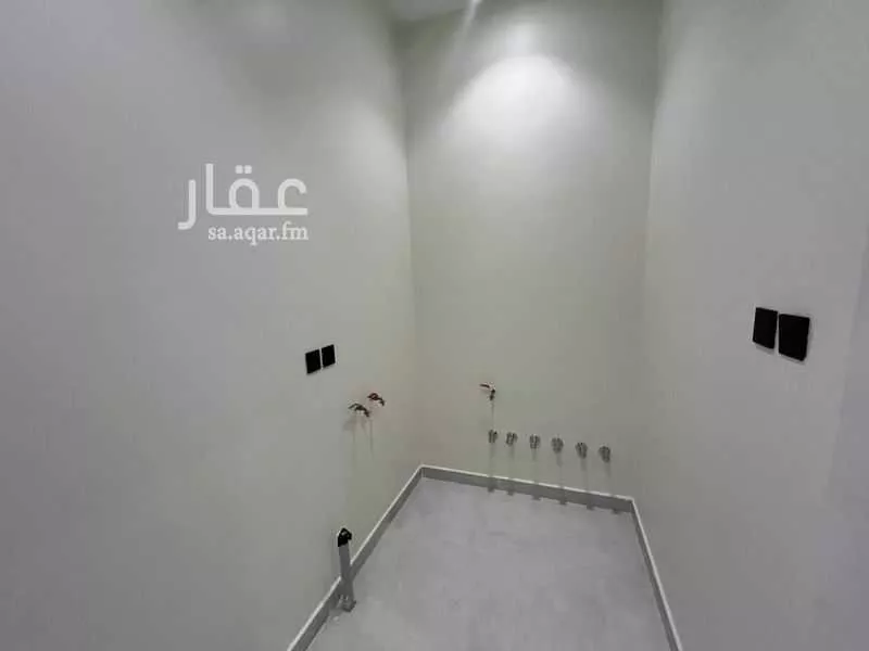 دور 4 غرف في السويدي 11
