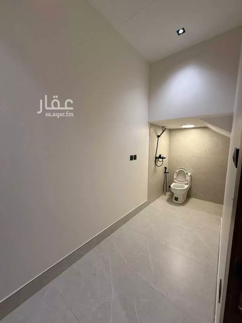 دور 3 غرف في العارض 9