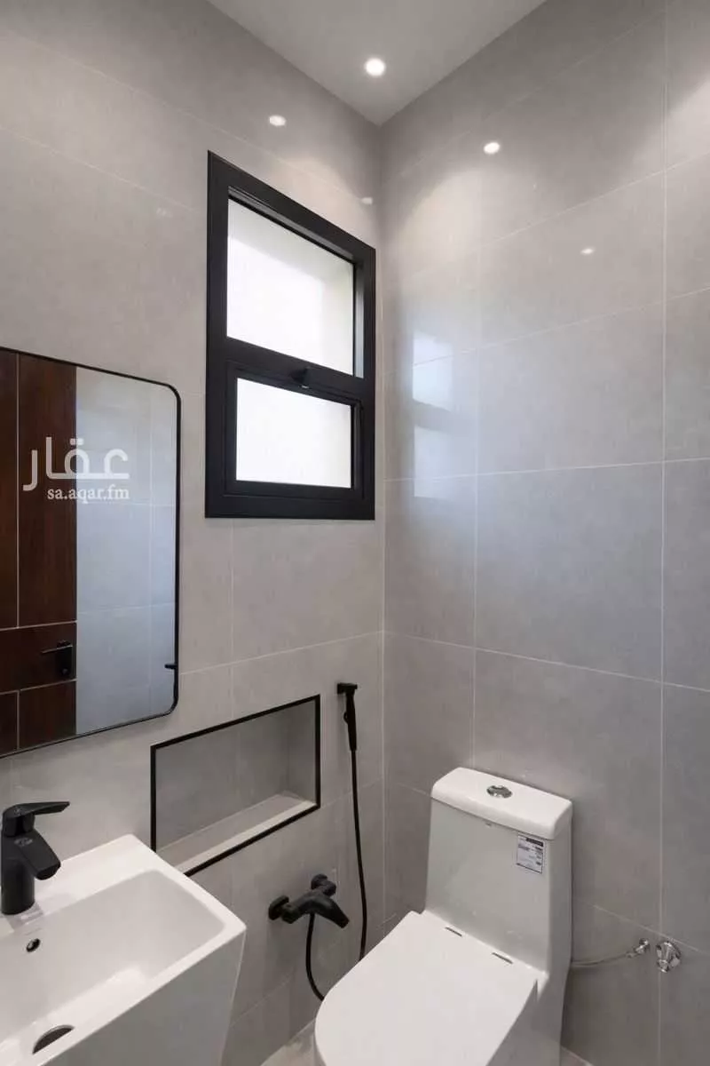 3 bedroom floor in Al Janadriyah 2