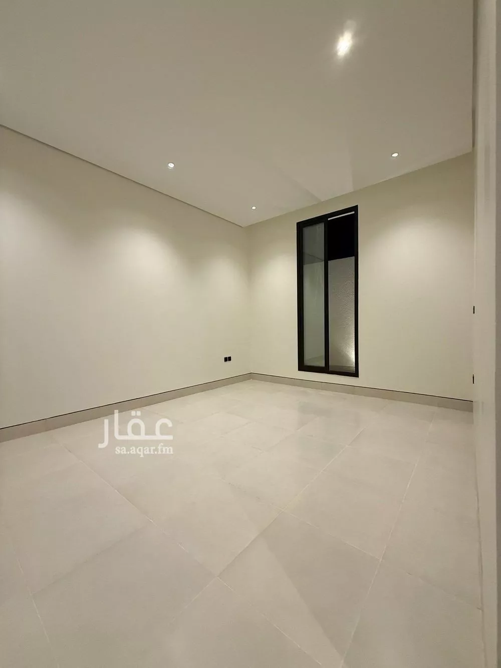 دور 4 غرف في السويدي 8