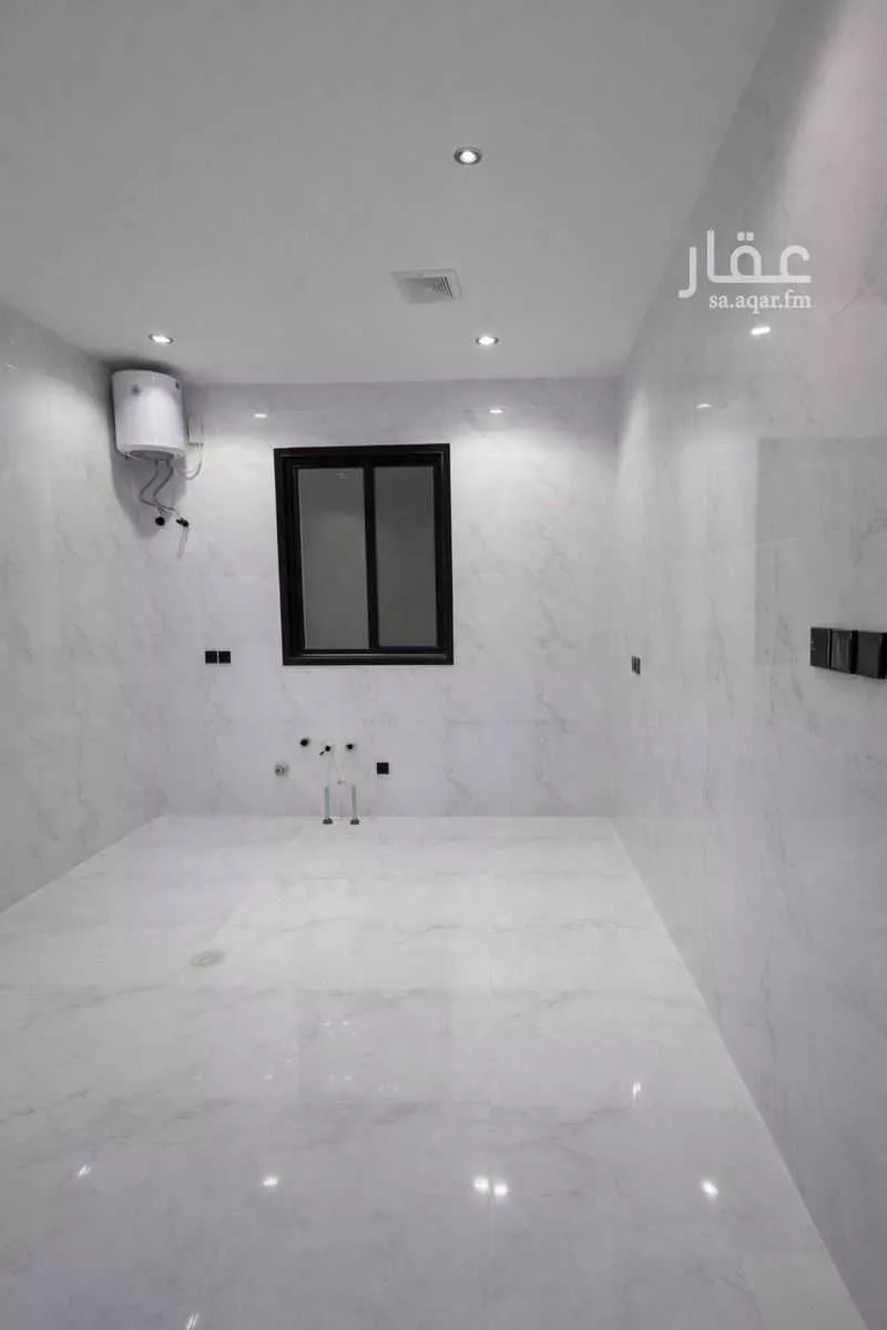 6 bedroom floor in Al Janadriyah 4