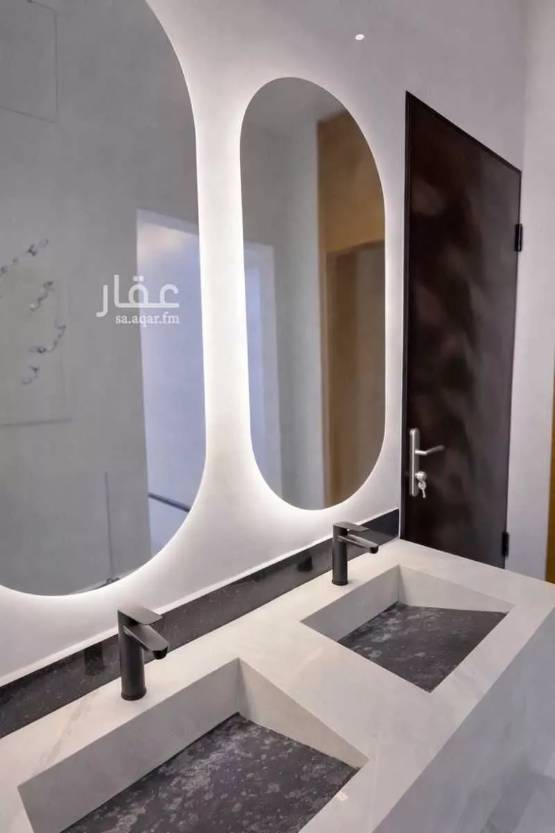 6 bedroom floor in Al Janadriyah 9