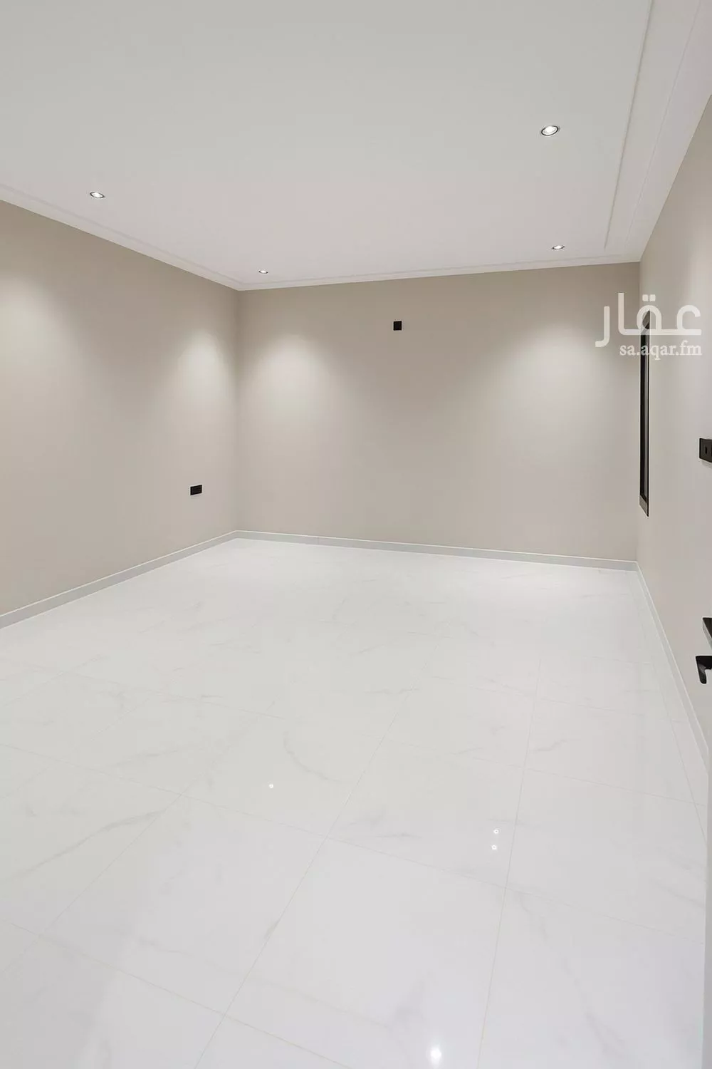 4 bedroom floor in Al Janadriyah 11