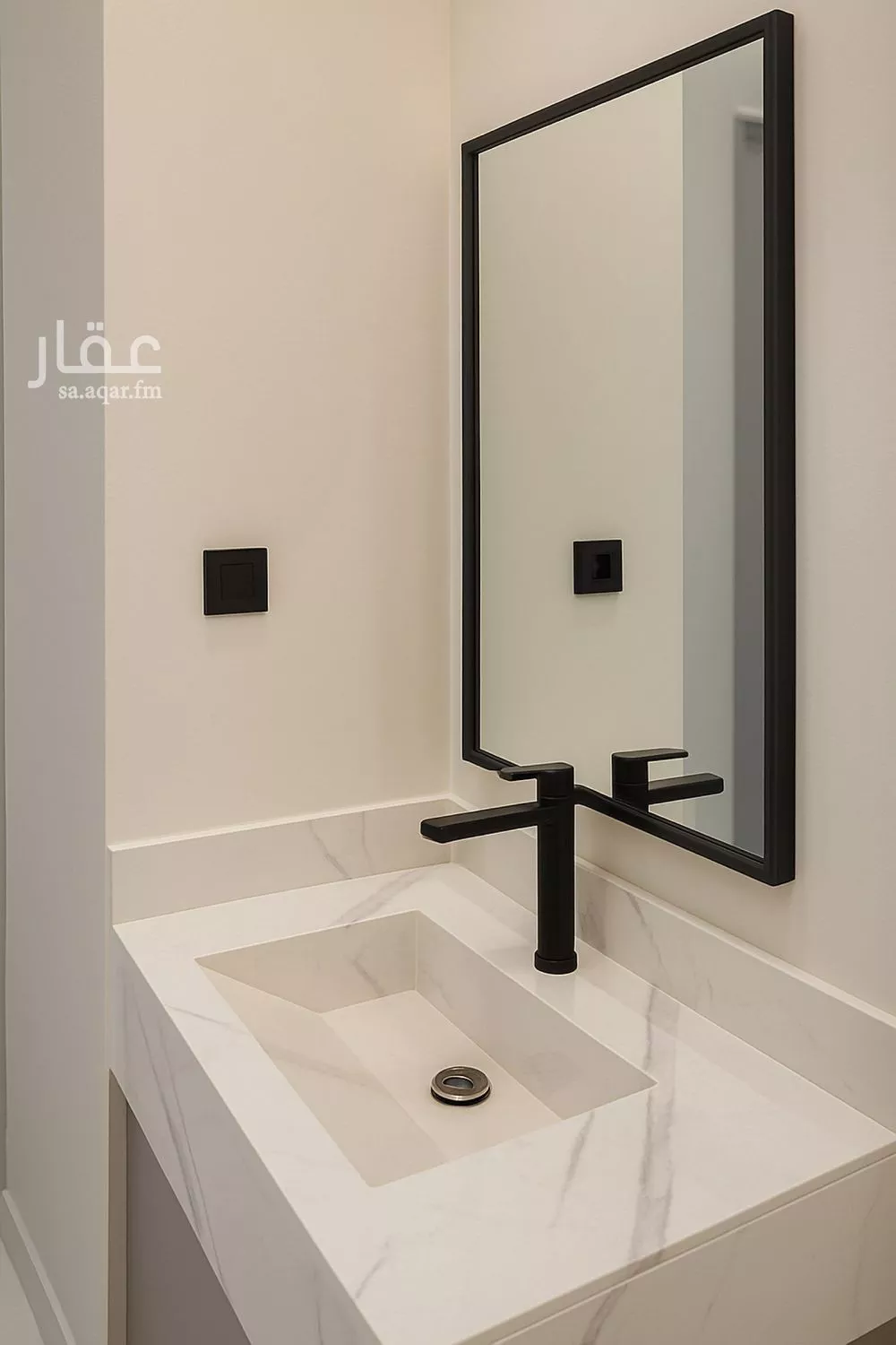 4 bedroom floor in Al Janadriyah 13