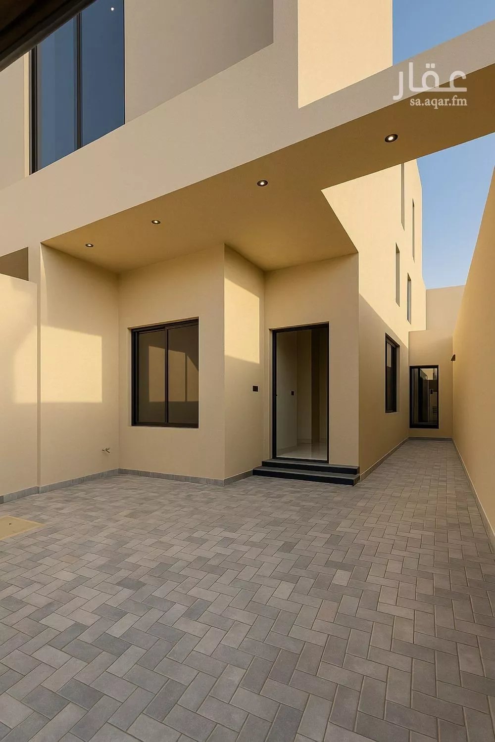 4 bedroom floor in Al Janadriyah 5