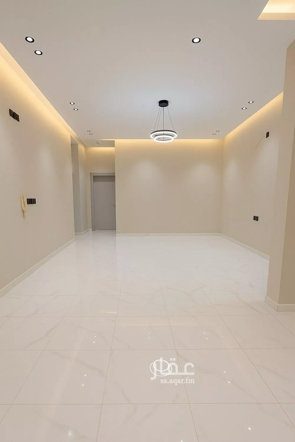 4 bedroom floor in Al Janadriyah 6