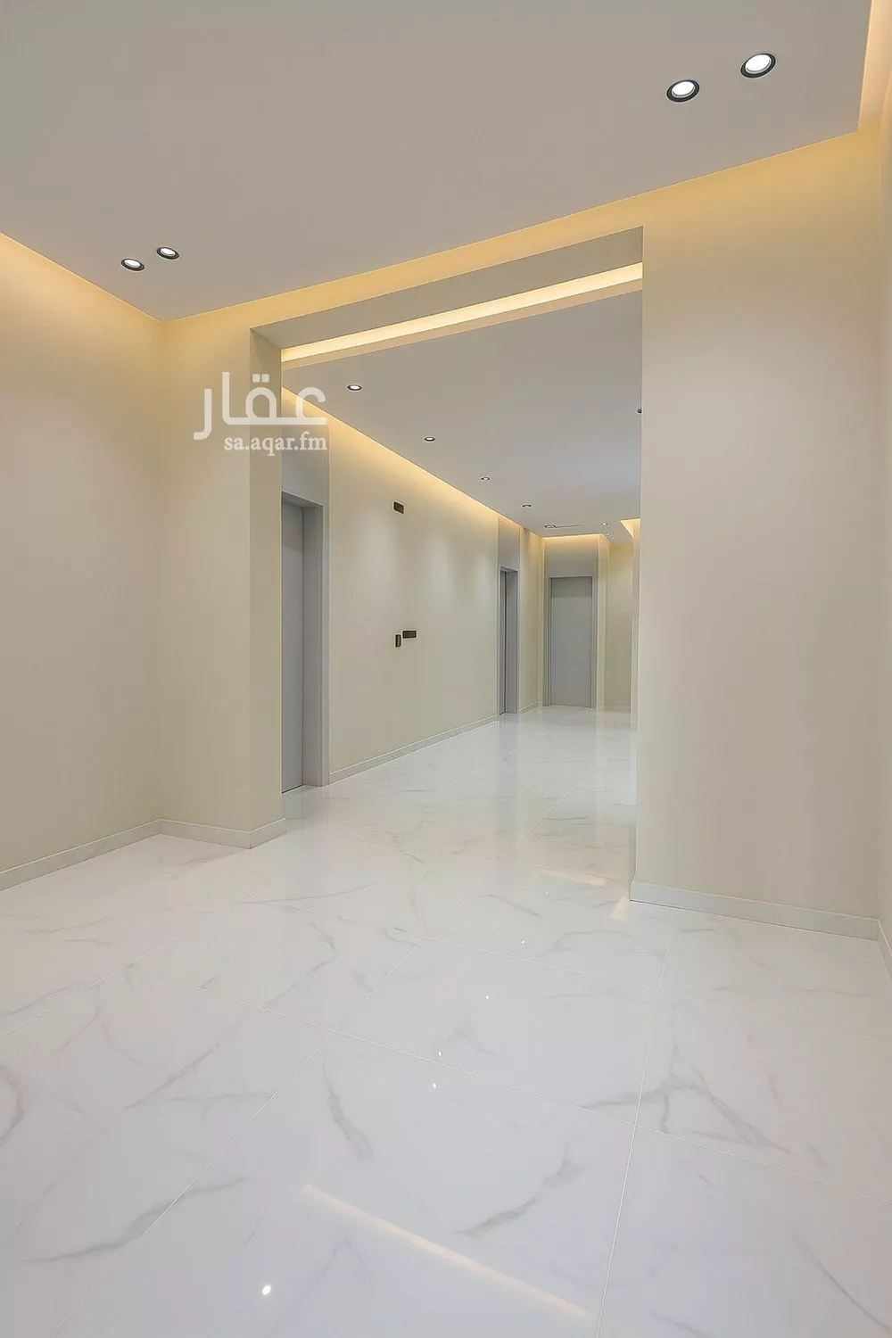 4 bedroom floor in Al Janadriyah 9