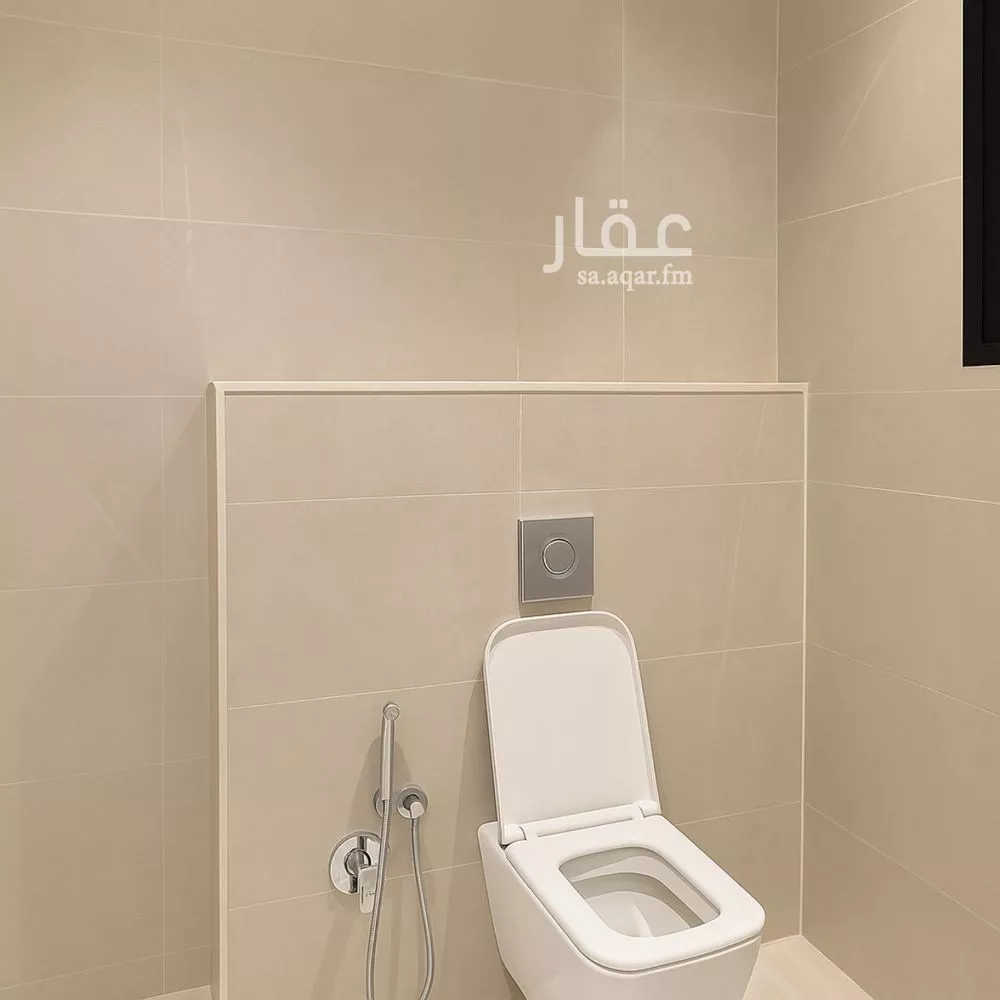 4 bedroom floor in Al Janadriyah 10