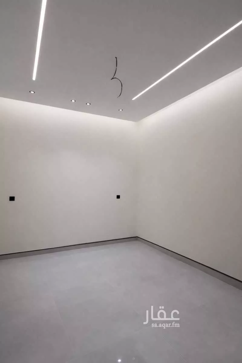 4 bedroom floor in Al Janadriyah 2