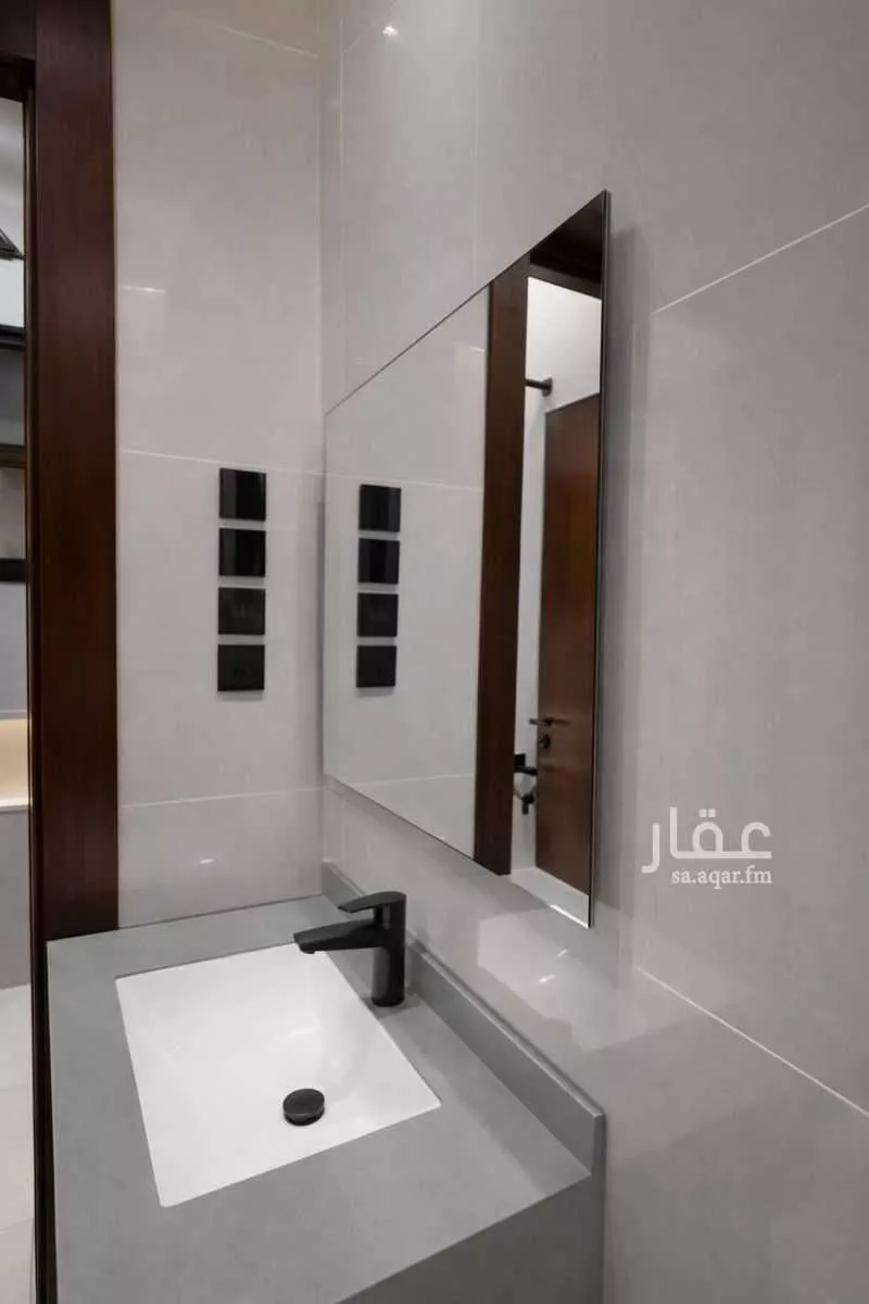 4 bedroom floor in Al Janadriyah 5