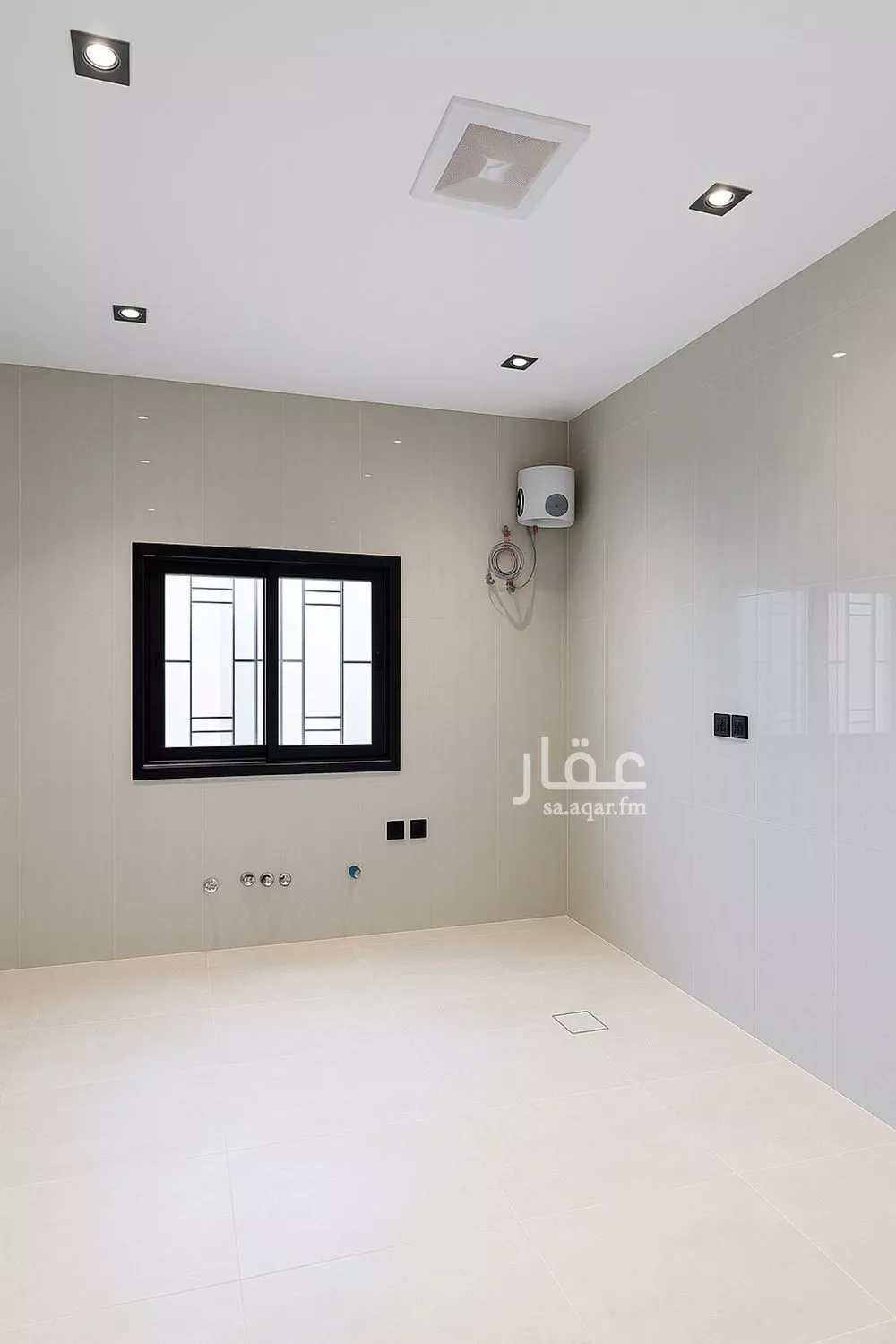 4 bedroom floor in Al Janadriyah 11