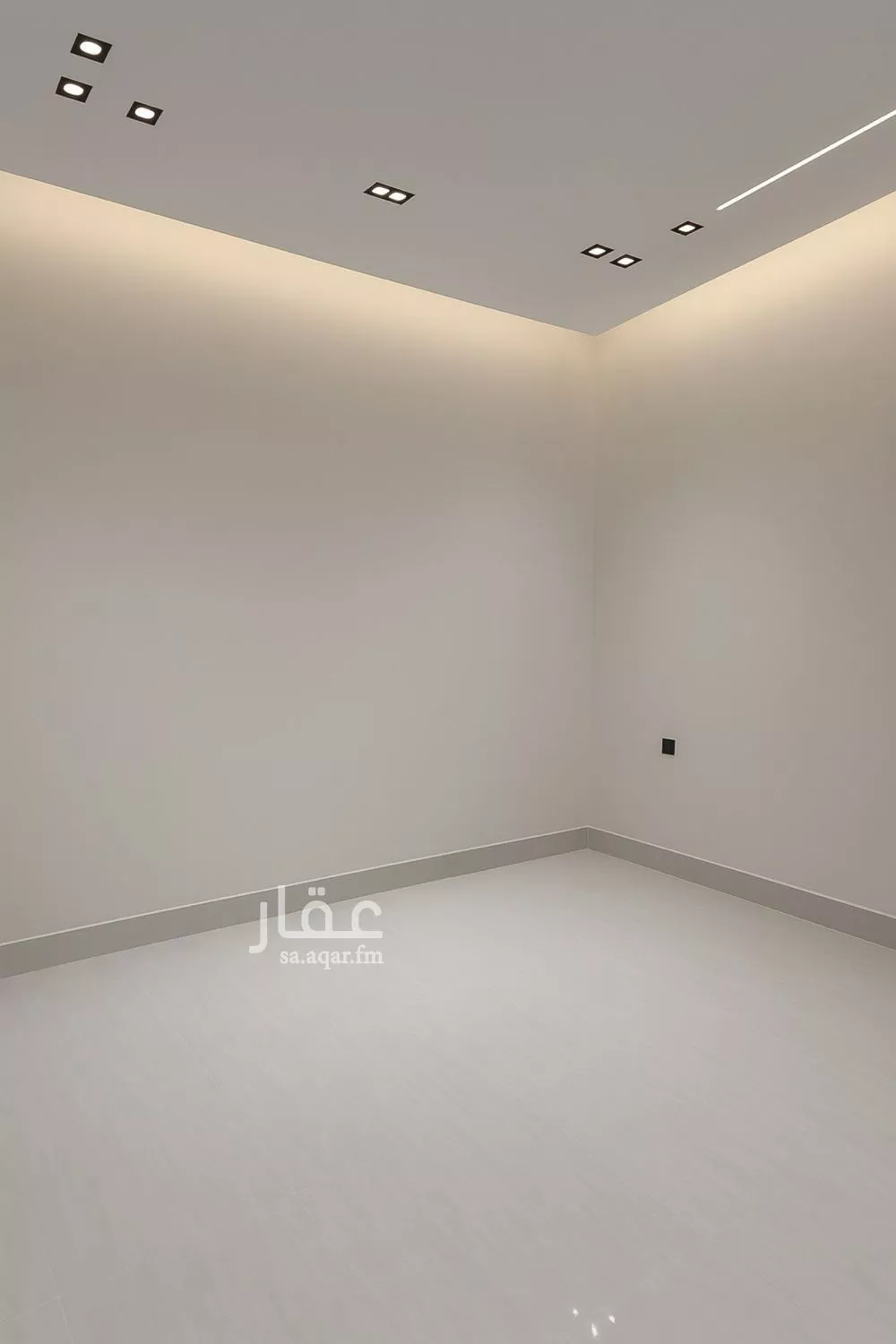 4 bedroom floor in Al Janadriyah 6