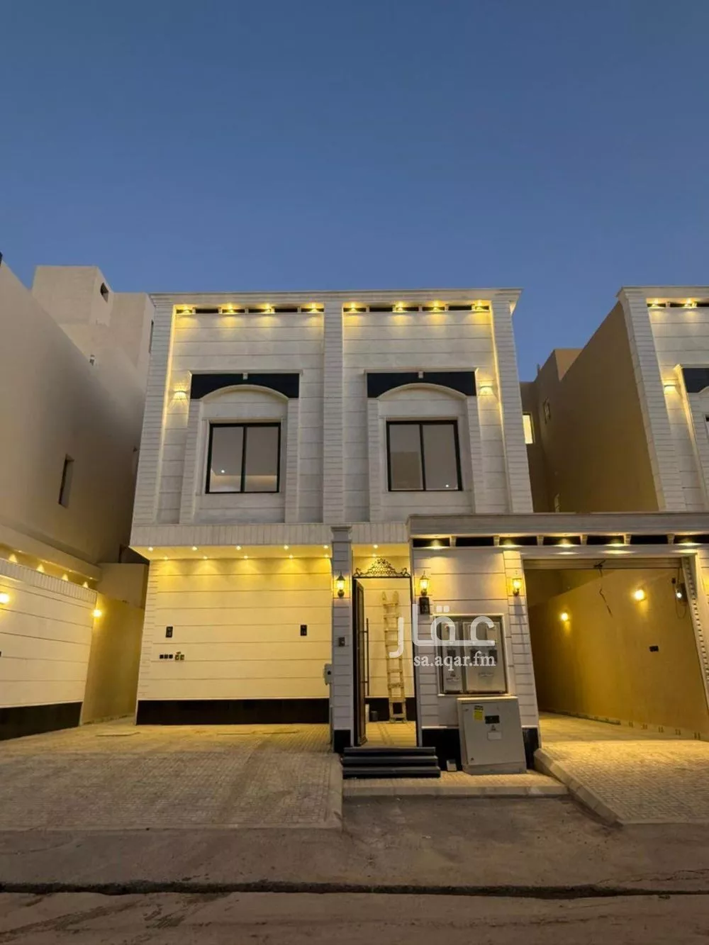 4 bedroom floor in Al Janadriyah 2