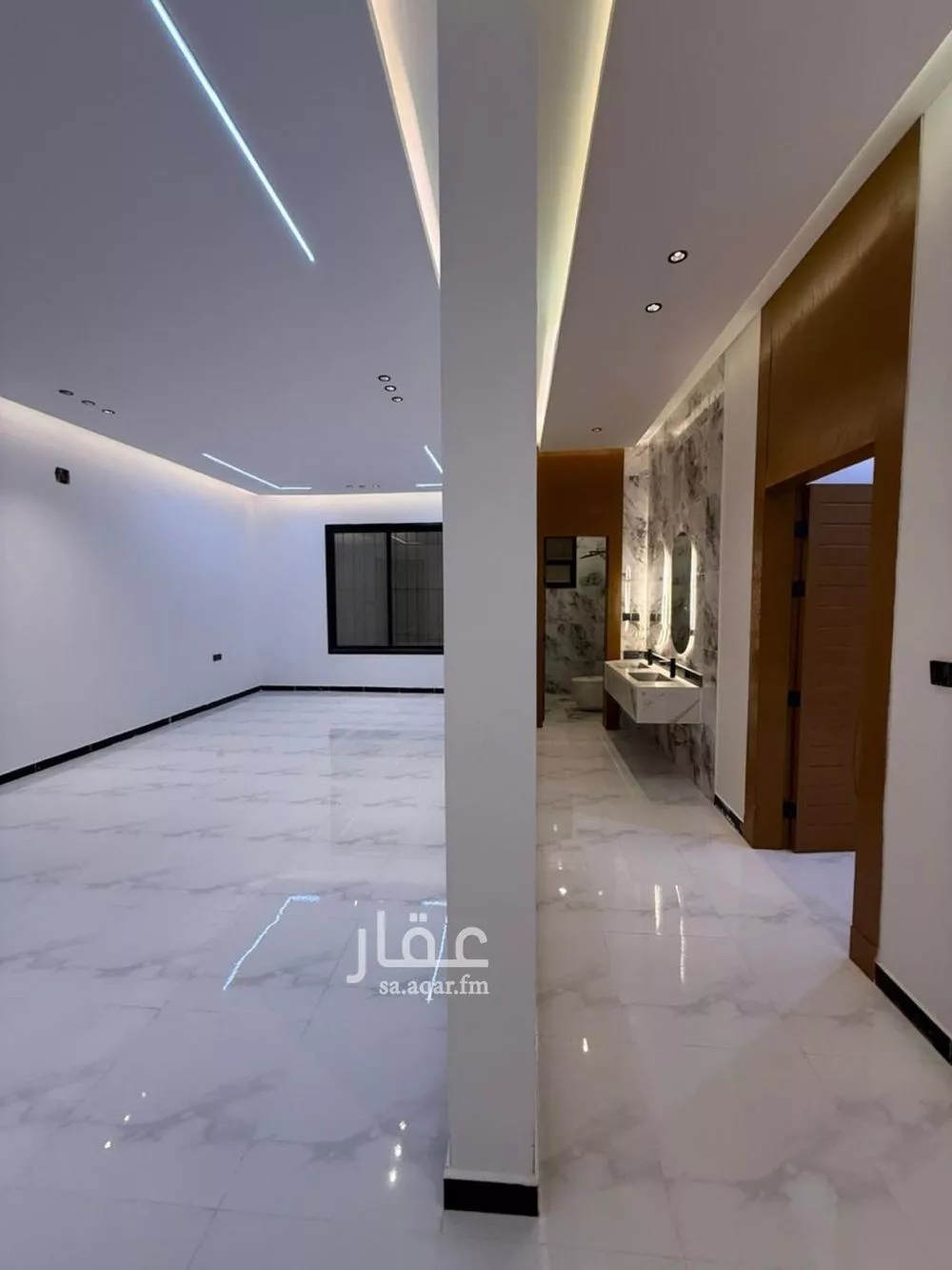 4 bedroom floor in Al Janadriyah 4