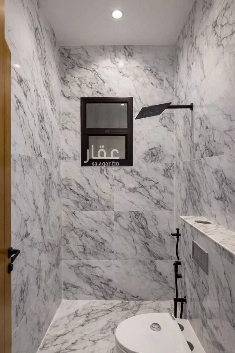 4 bedroom floor in Al Janadriyah 10