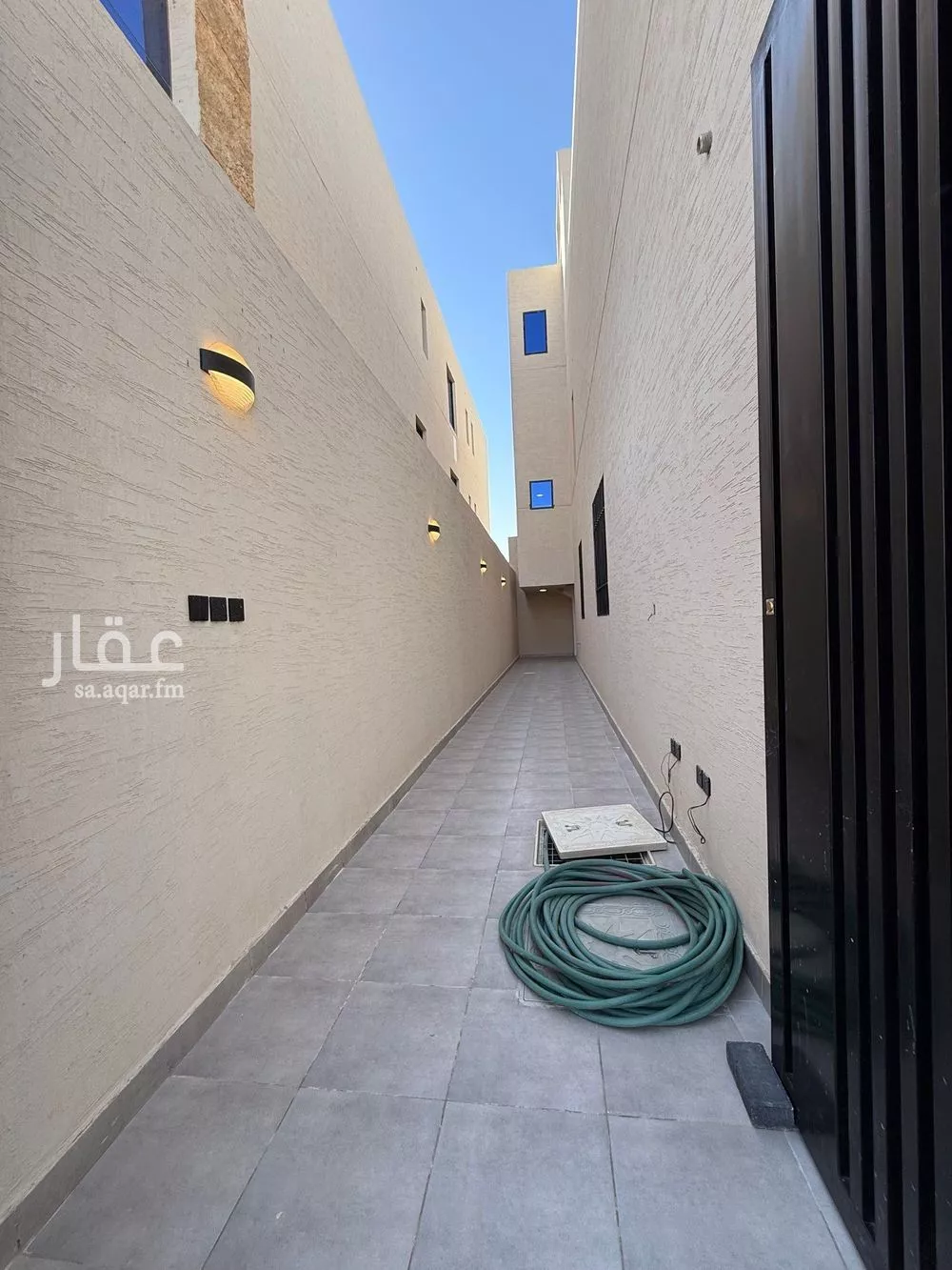 4 bedroom floor in Al Janadriyah 2