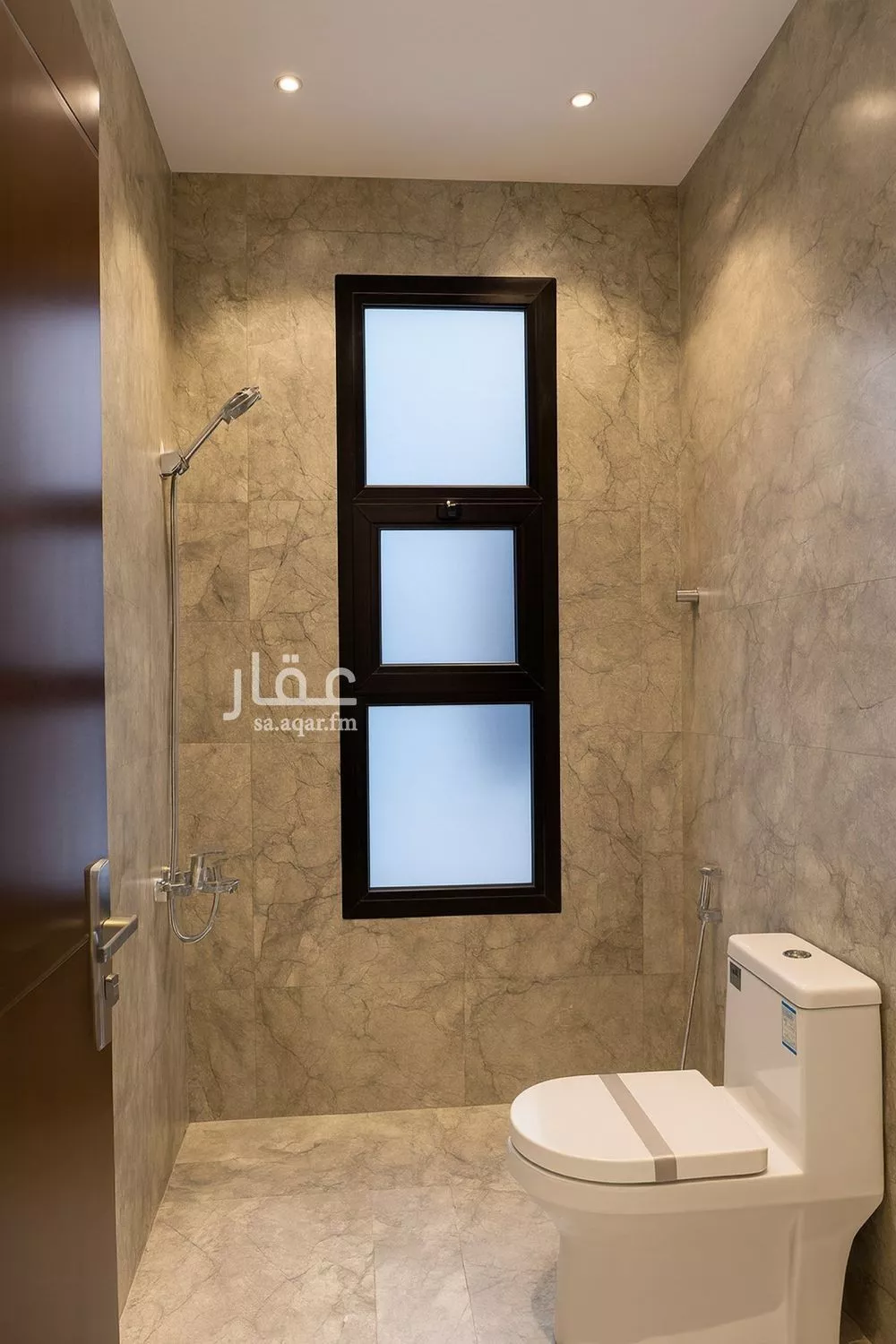 4 bedroom floor in Al Janadriyah 15