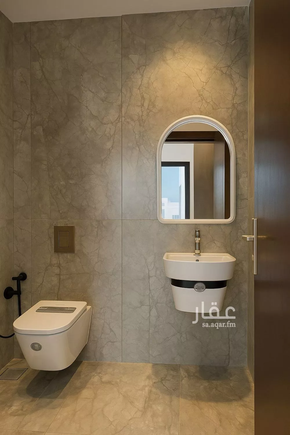 4 bedroom floor in Al Janadriyah 17