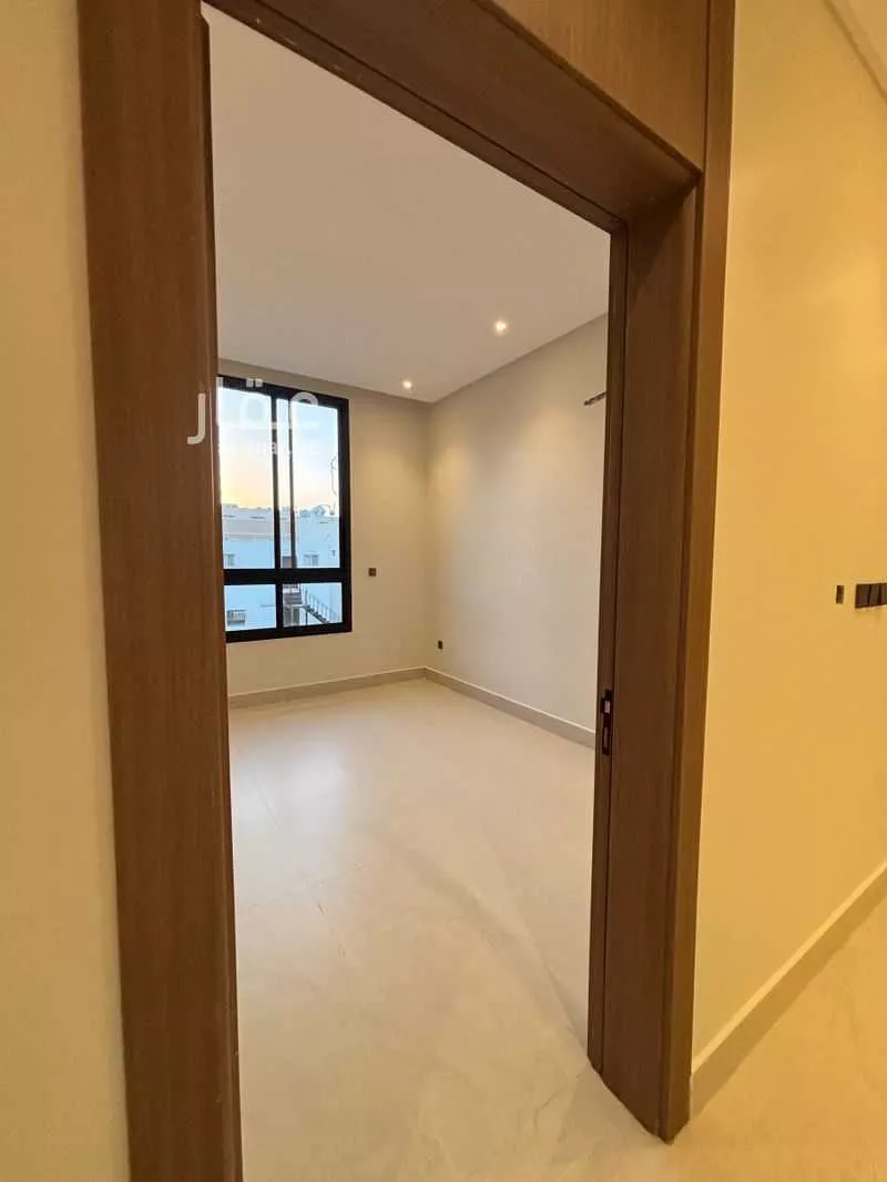 3 bedroom floor in Al Malqa 11