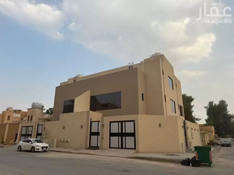 3 bedroom floor in Al Malaz 3