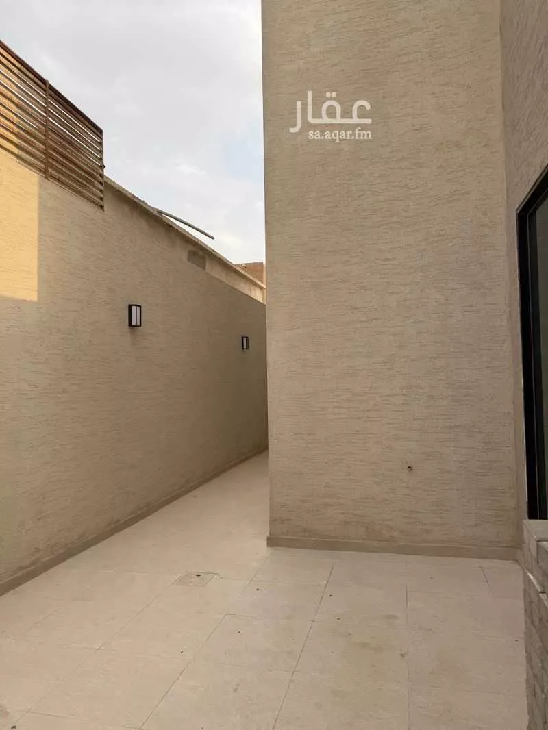 3 bedroom floor in Al Malaz 8