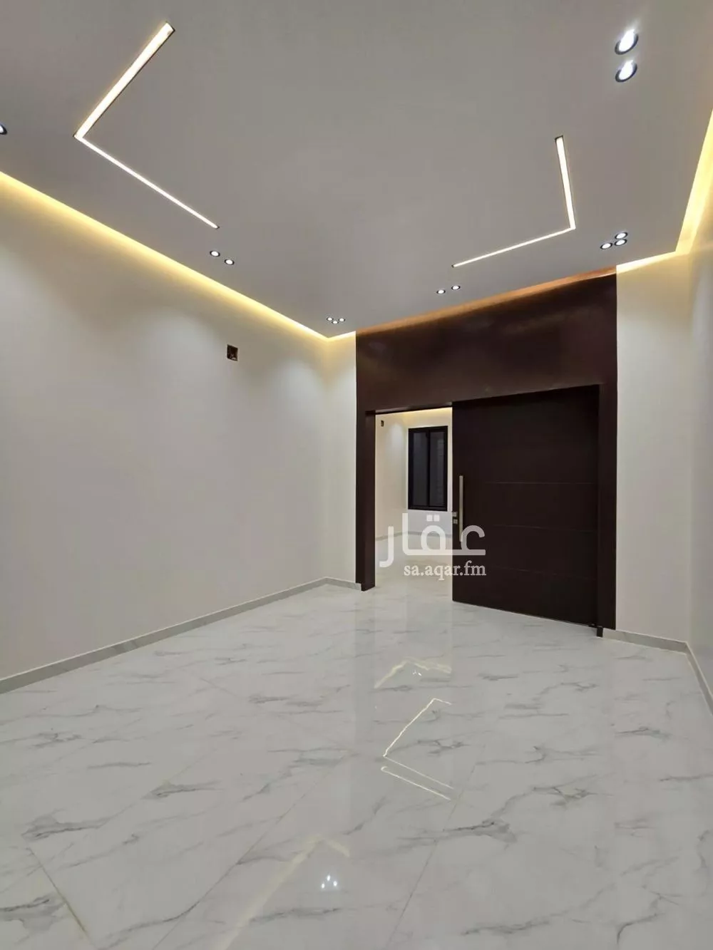 4 bedroom floor in Al Janadriyah 3