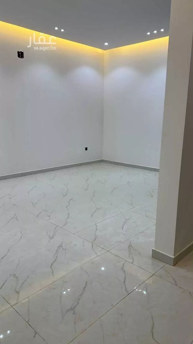 4 bedroom floor in Al Janadriyah 7