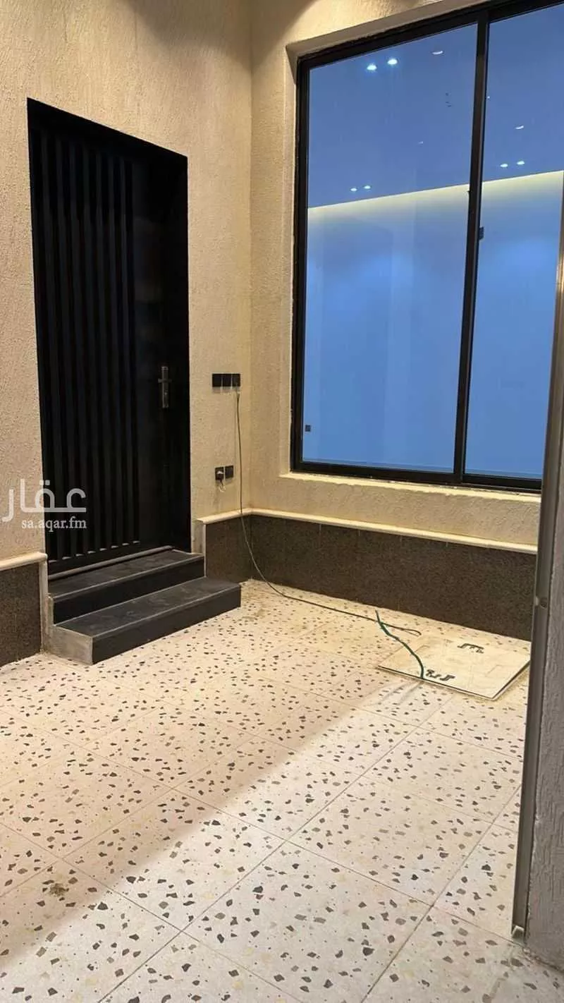 4 bedroom floor in Al Janadriyah 9