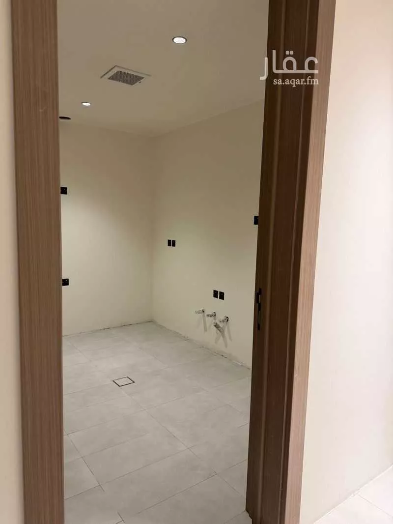 3 bedroom floor in Al Maizilah 6