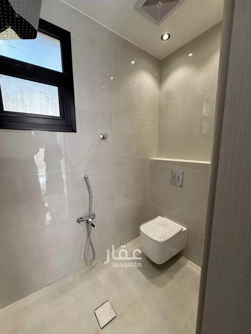 5 bedroom floor in Al Janadriyah 6