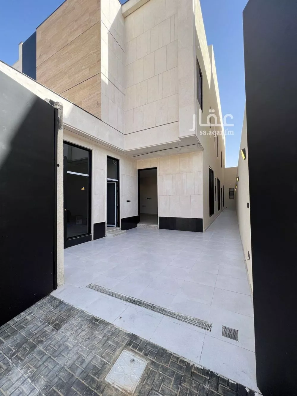 4 bedroom floor in Al Janadriyah 6