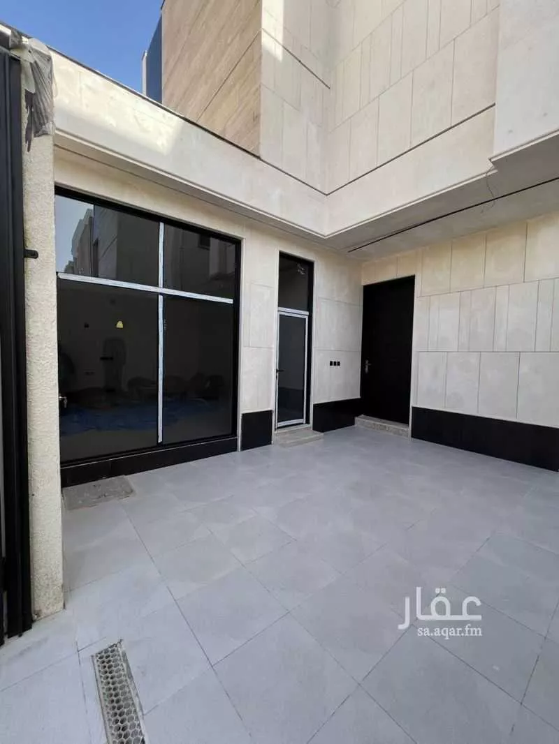 4 bedroom floor in Al Janadriyah 7