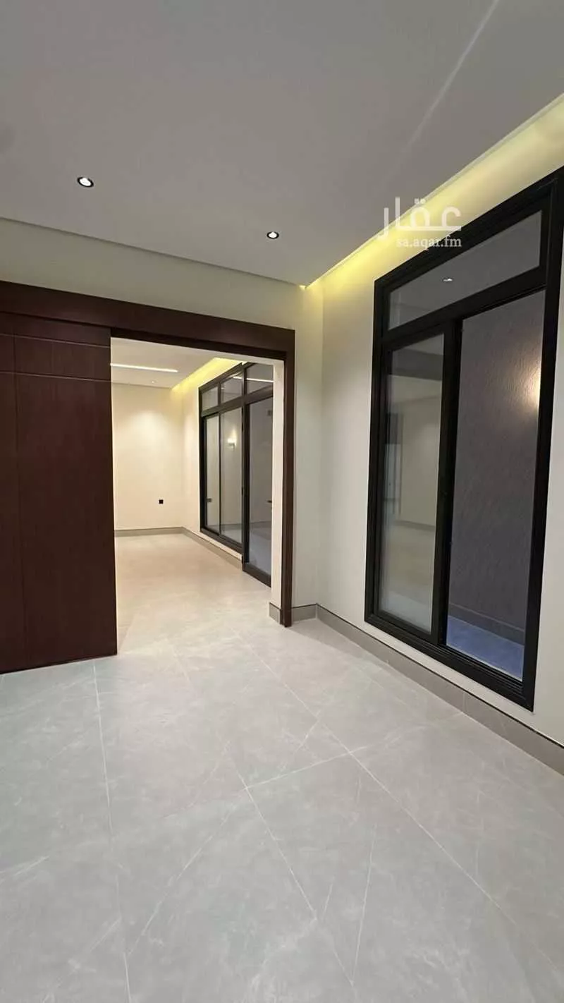 3 bedroom floor in Al Janadriyah 3