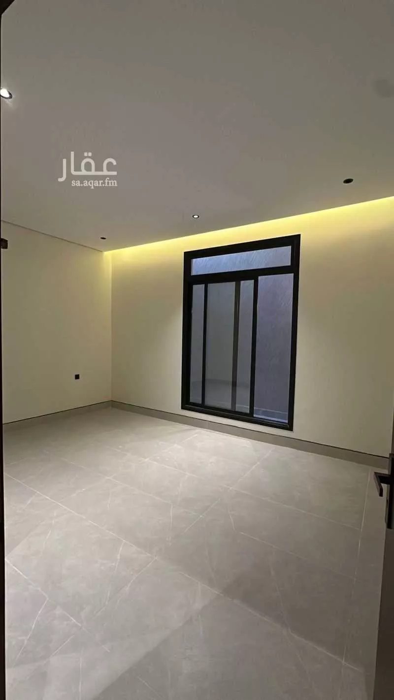 3 bedroom floor in Al Janadriyah 6