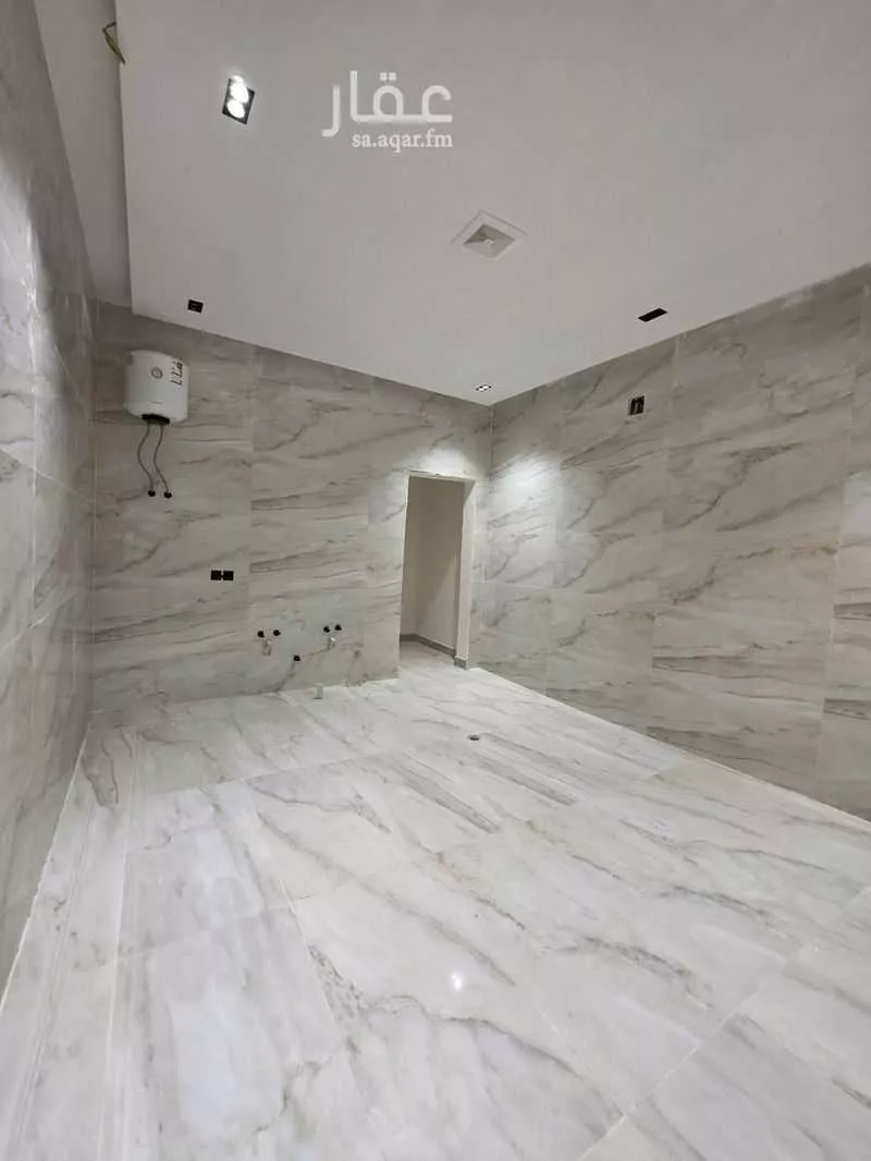 5 bedroom floor in Badr 8