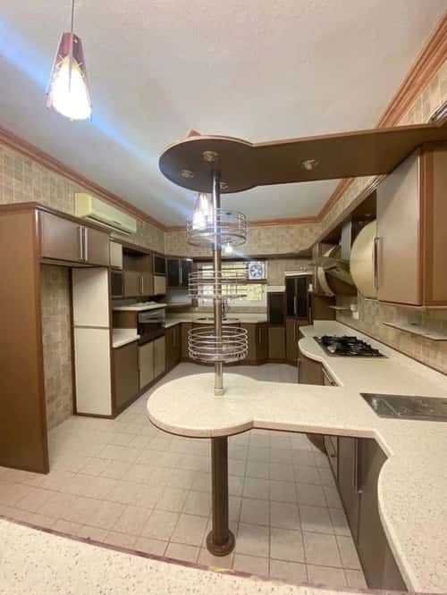 11 bedroom villa in Al Wadi 5