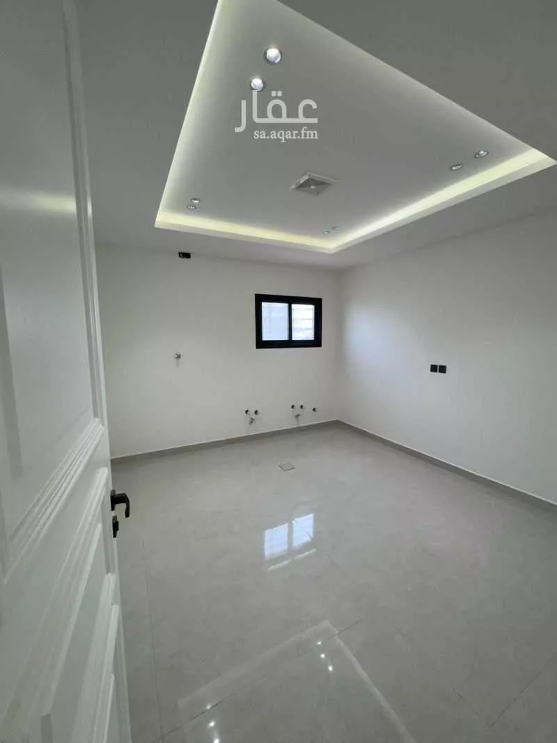 4 bedroom floor in Al Janadriyah 6