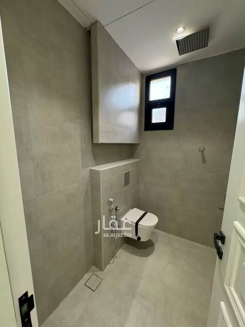 4 bedroom floor in Al Janadriyah 9