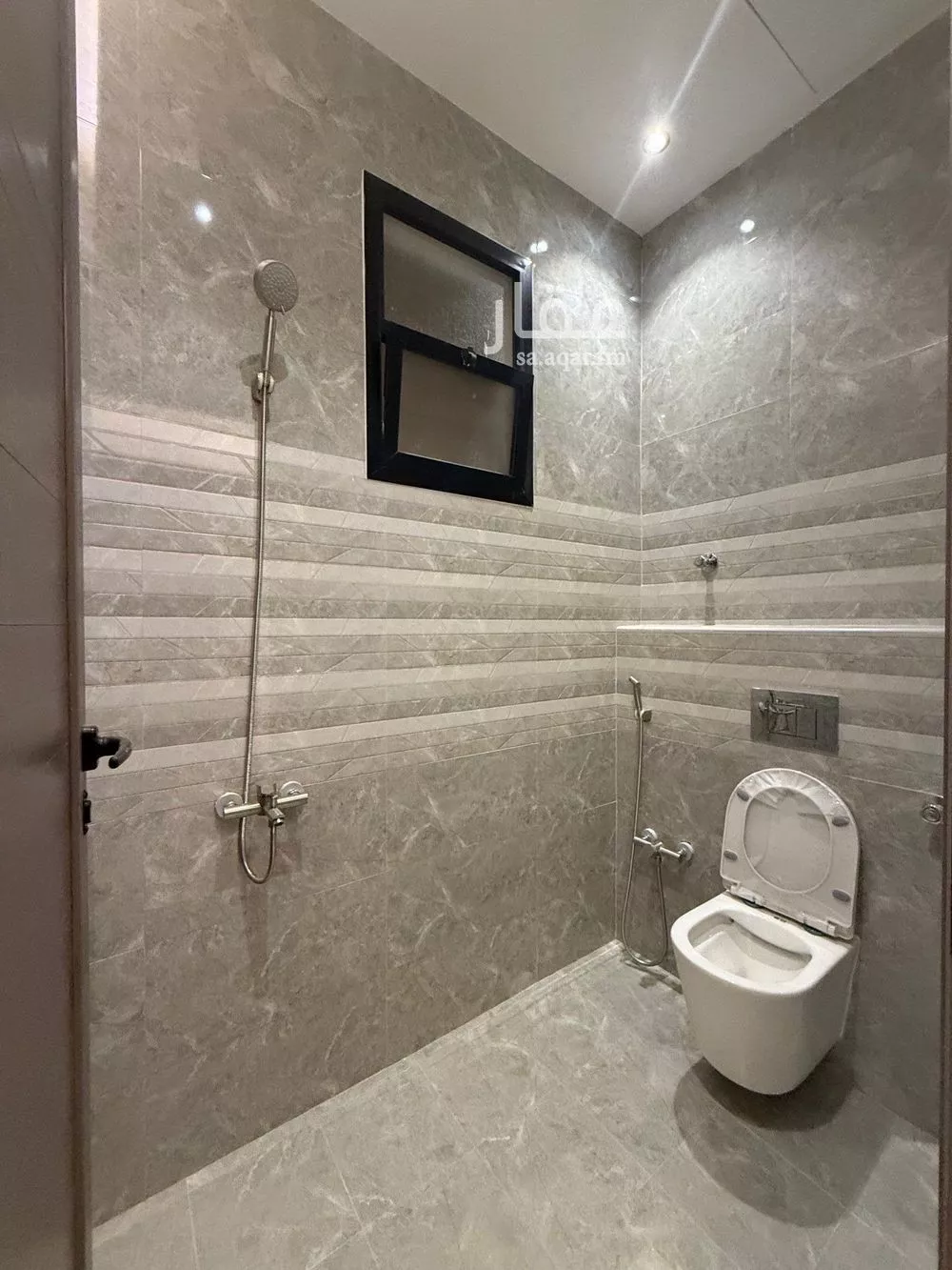 5 bedroom floor in Badr 4