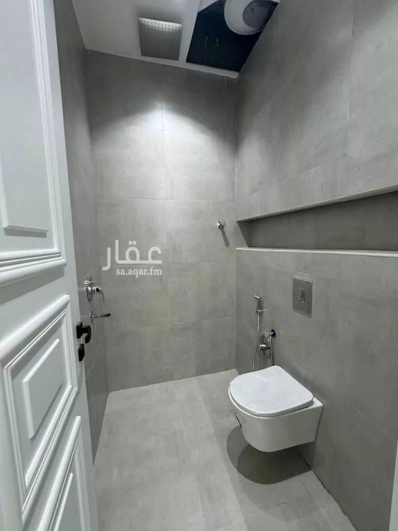 5 bedroom floor in Al Janadriyah 9