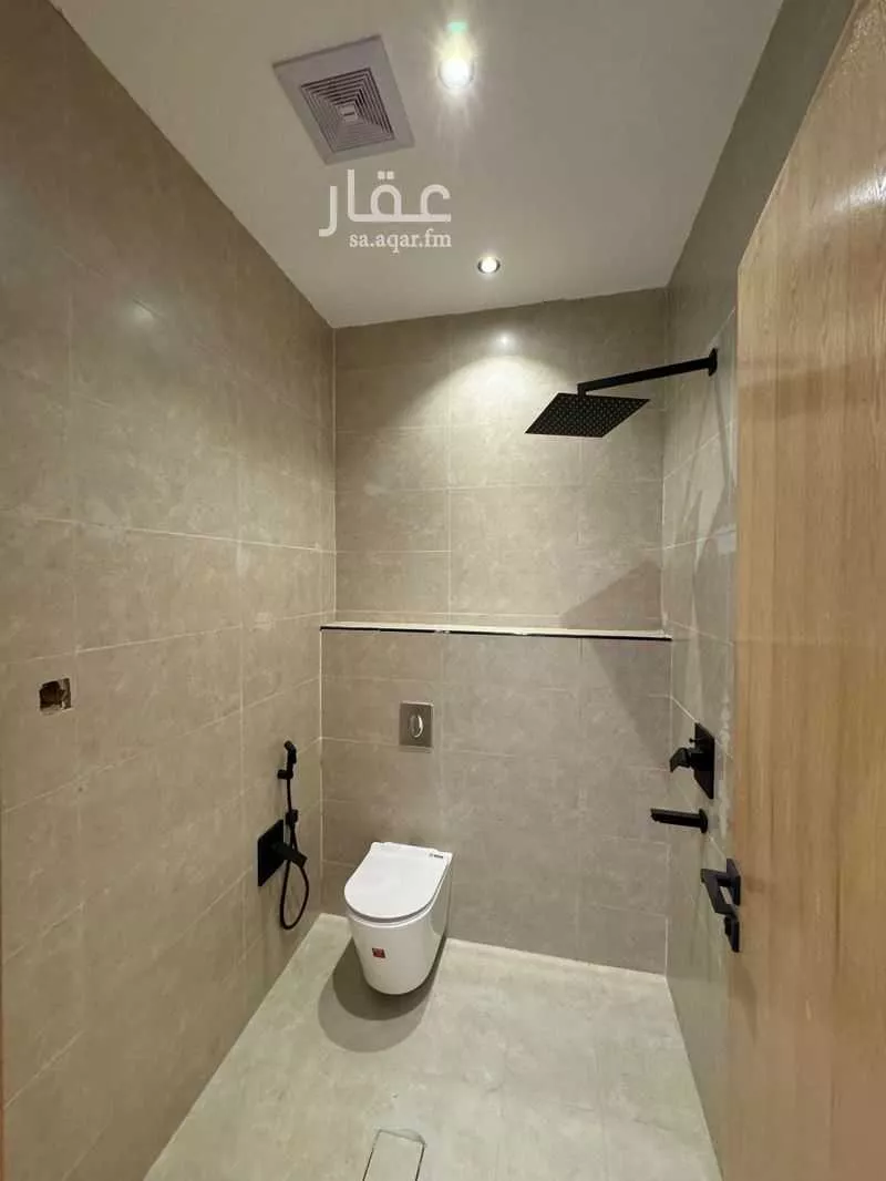 4 bedroom floor in Al Qadisiyah 7