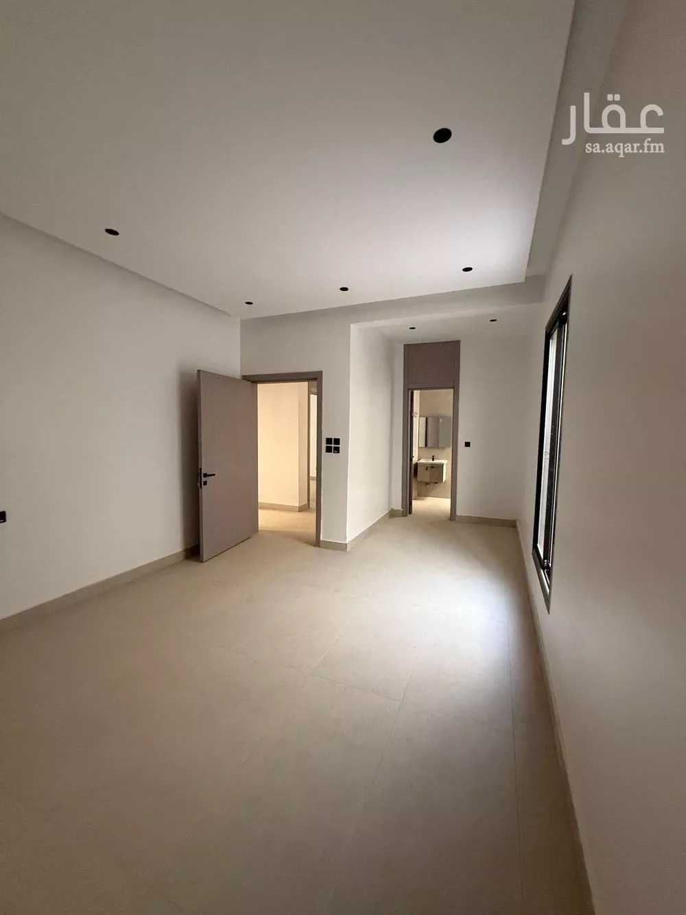 3 bedroom floor in Al Janadriyah 6