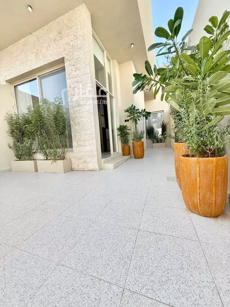3 bedroom floor in Al Khaleej 2