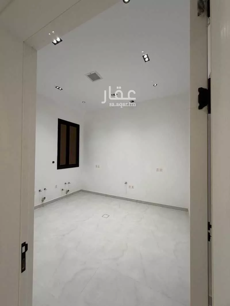 4 bedroom floor in King Fahd 16