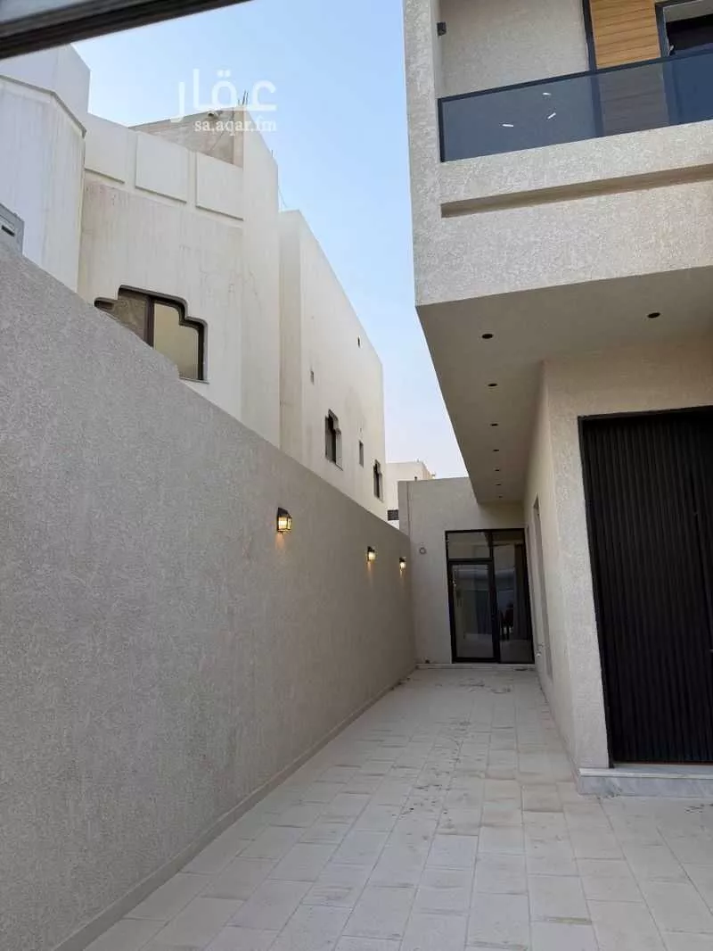 4 bedroom floor in King Fahd 20