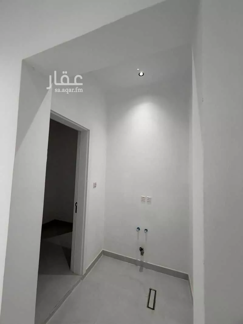 4 bedroom floor in King Fahd 10