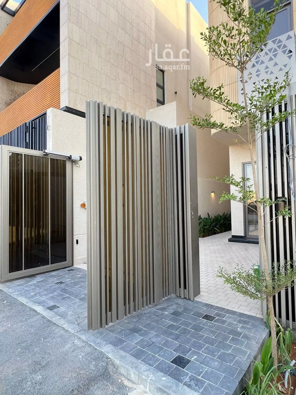 3 bedroom floor in Al Aridh 2